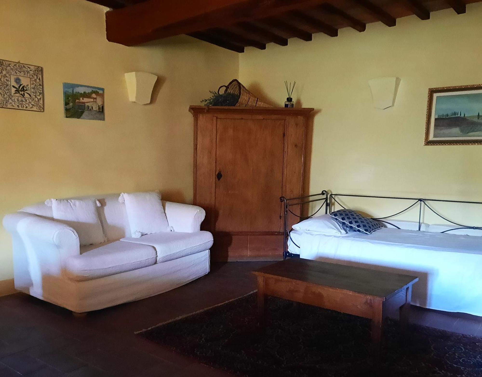 Borgo Livernano Radda in Chianti Room photo